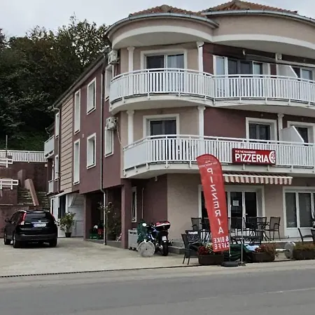 Apartmani Tika Golubac Exterior photo